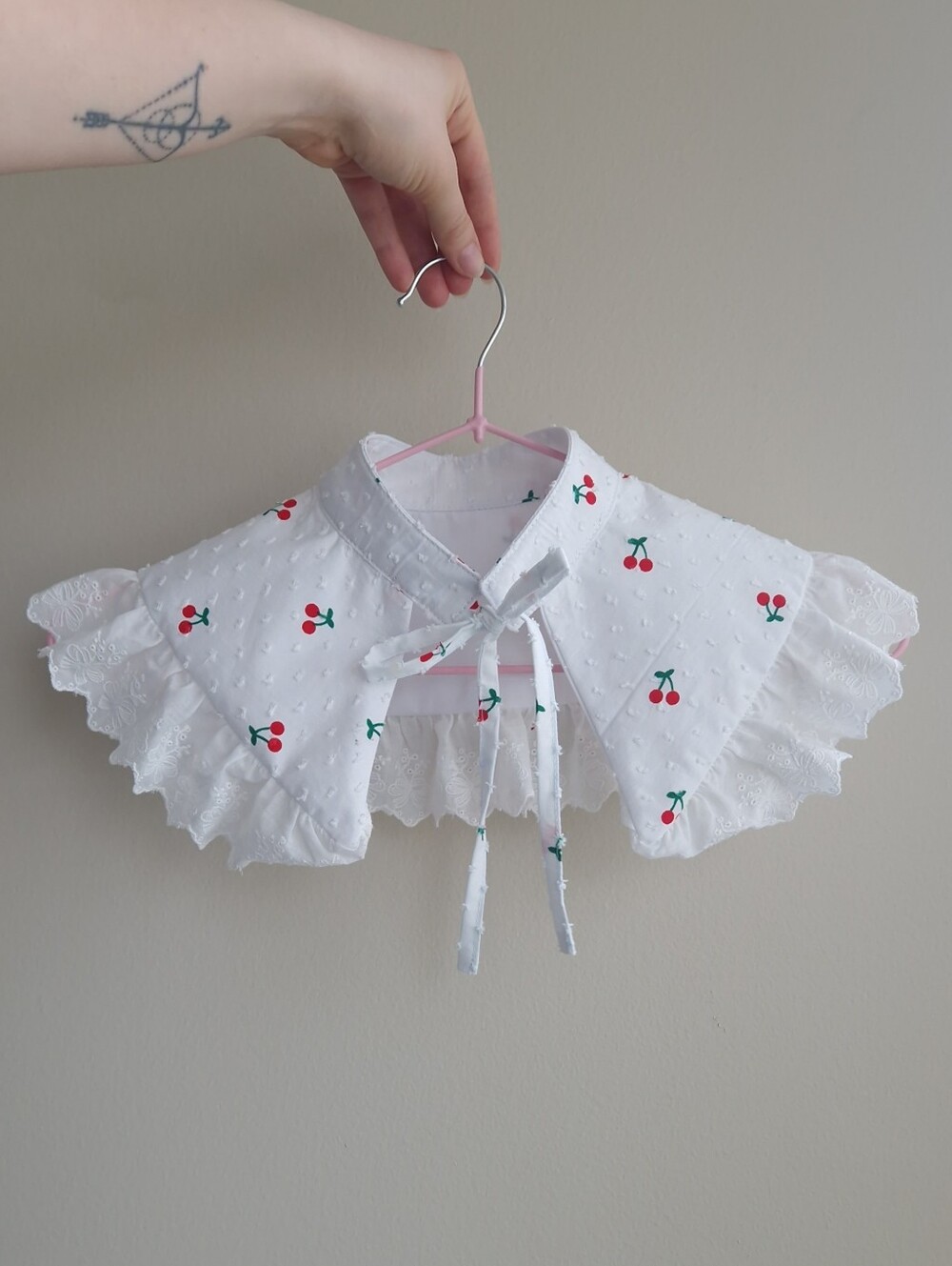 White Cherry Print Detachable Collar